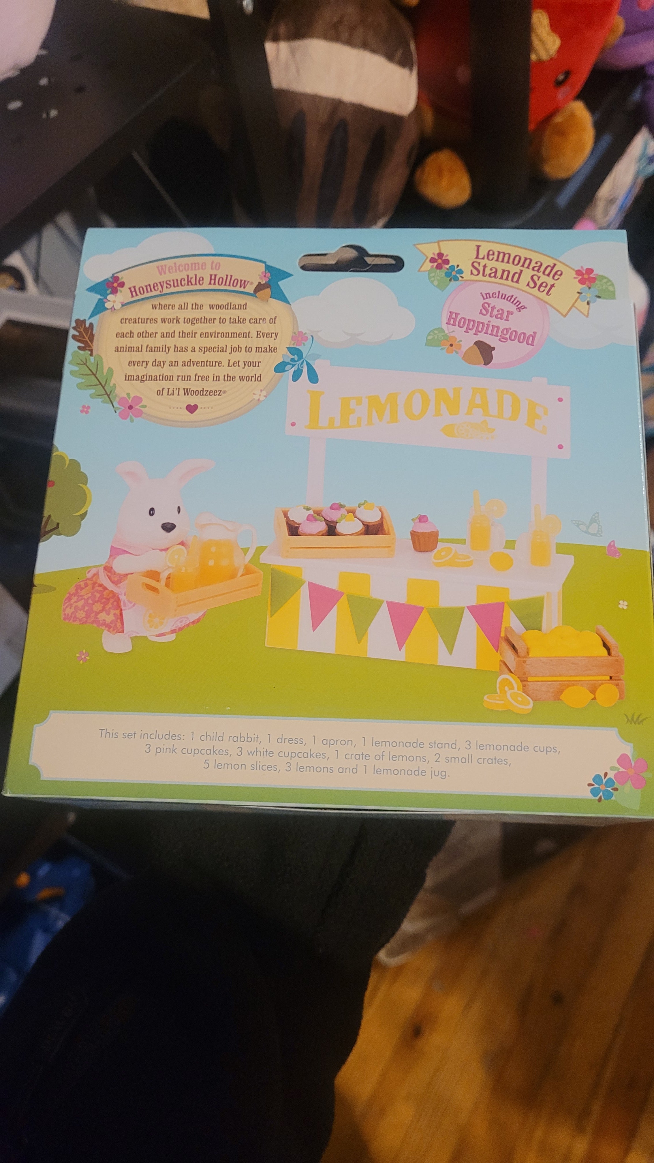 Lemonade stand toy