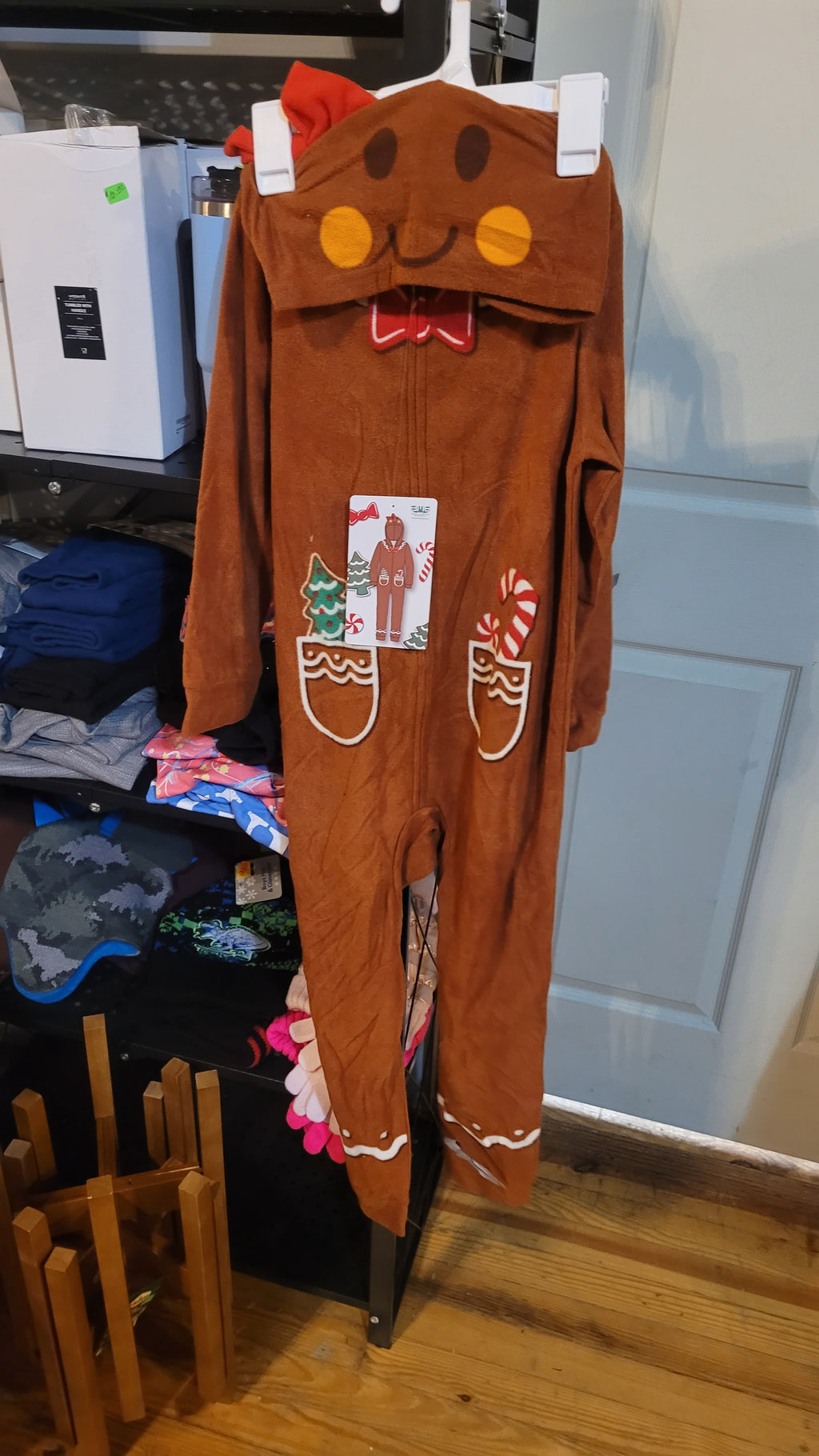 Kids small 6/6x girl gingerbread onesie